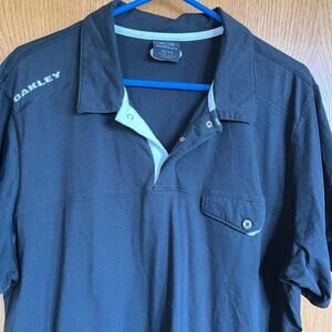 Oakley short sleeve, henley style polo top, men's XL